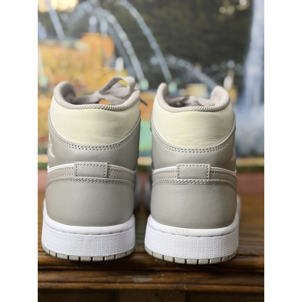 Nike Air Jordan 1 Mid Linen College Grey 554724-082 Mens Size 8 - Picture 5 of 10